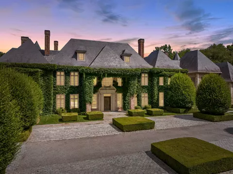266 Michigan Rd, New Canaan, CT 06840