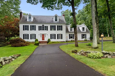 234 Briarwood Dr, Guilford, CT 06437