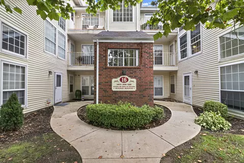319 Carriage Crossing Ln #319, Middletown, CT 06457