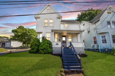 322 W Main St, Meriden, CT 06451