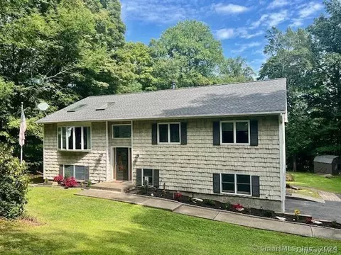 11 Richard Dr, Mahopac, NY 10541