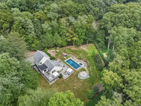 8 Lehn Farm Rd, Westport, CT 06880