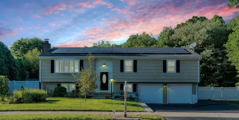 25 Donna Ln, West Haven, CT 06516