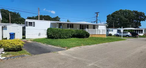 6 Chestnut Dr, Westbrook, CT 06498