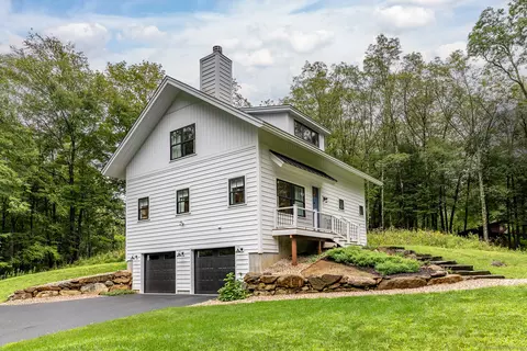 15 Holiday Point Rd, Sherman, CT 06784