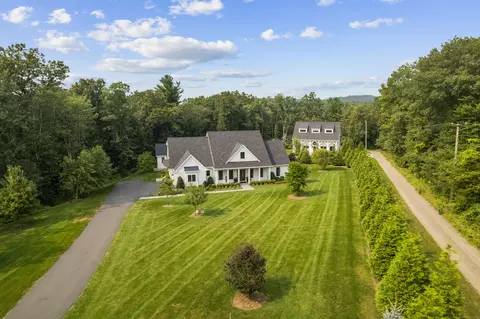 17 Botsford Hill Rd, Newtown, CT 06470