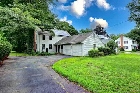 40 Braeburn Rd, West Hartford, CT 06107