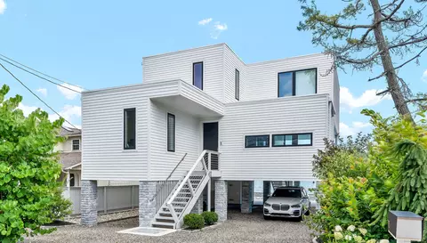 75 Hillside Ave, Milford, CT 06460