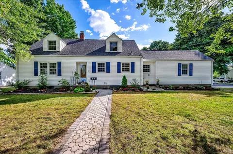 56 Cumpstone Dr, Hamden, CT 06518