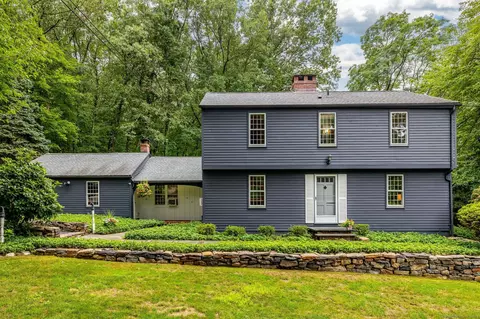 12 Forge Dr, Avon, CT 06001