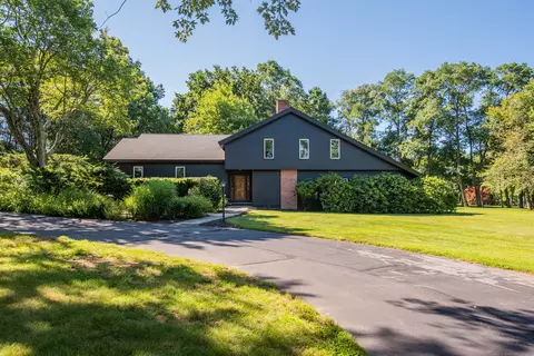 38 Westledge Cir, Torrington, CT 06790