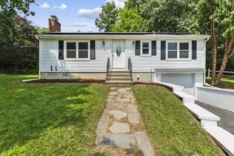 7 Cloverdale Cir, Deep River, CT 06417