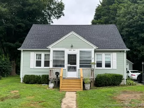 88 North Rd, Groton, CT 06340
