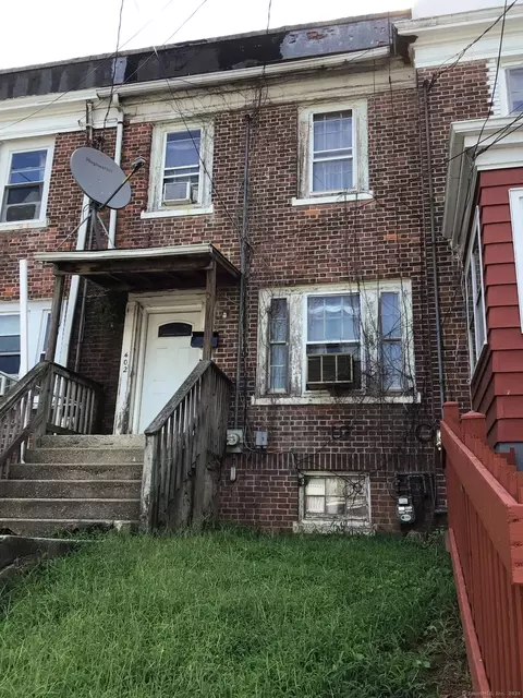 402 Dover St, Bridgeport, CT 06610