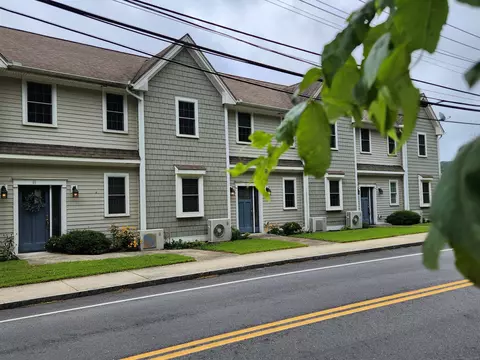 190 S Thames St #12, Norwich, CT 06360