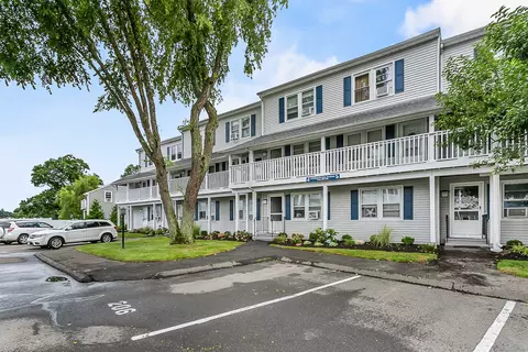 110 Beachview Ave #216, Bridgeport, CT 06605