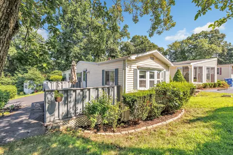 66 Woodland Park, Shelton, CT 06484