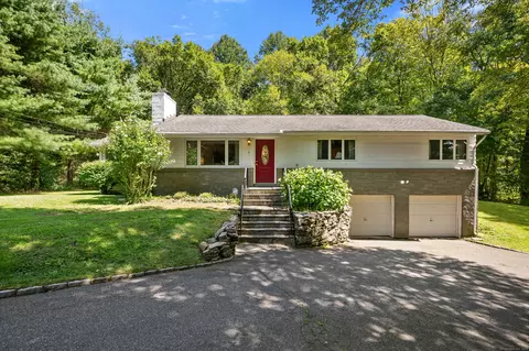 8 Theodore Rd, Shelton, CT 06484