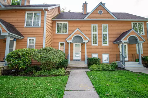 4 Elizabeth Ct #4, Broad Brook, CT 06016