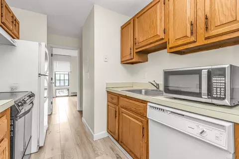 45 Stevens St #3-1, Bridgeport, CT 06606