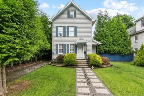 70 Dwight St, Ansonia, CT 06401