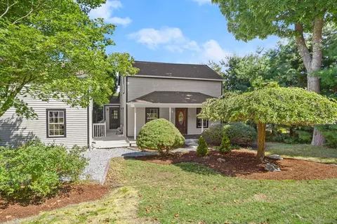 19 Meadow St, Shelton, CT 06484