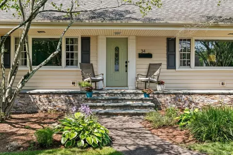 34 Ranch Rd, Hamden, CT 06517