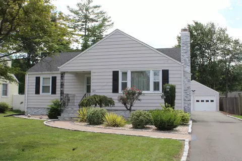 125 Dowd St, Newington, CT 06111
