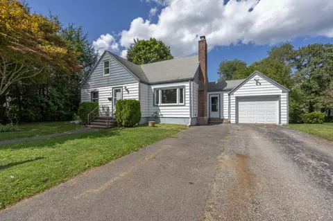 9 Sunfield Cir, Waterbury, CT 06708