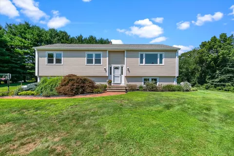 2 Cornfield Ln, Madison, CT 06443