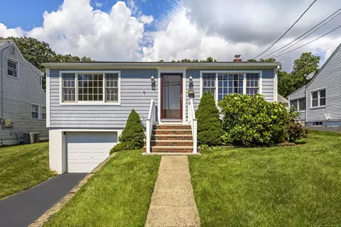 86 Monroe St, Milford, CT 06460
