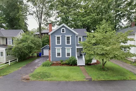 17 Maple St, Thomaston, CT 06787