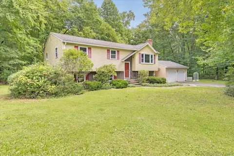 6 Crestwood Dr, East Hampton, CT 06424