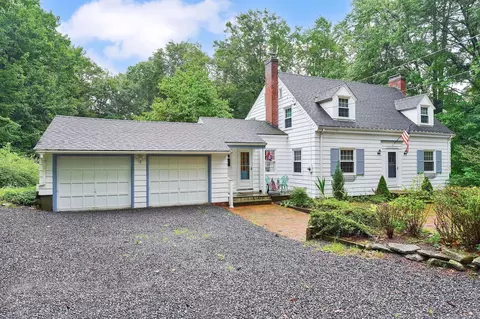 18 Birch Rd, Simsbury, CT 06092