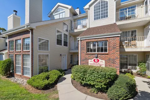 84 Carriage Crossing Ln #84, Middletown, CT 06457