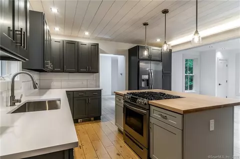 62 Railroad St, Canaan, CT 06018