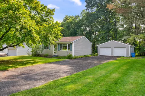 15 Philanne Dr, Norwich, CT 06360