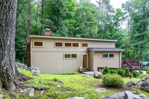 5 Orchard Beach Rd, Sherman, CT 06784