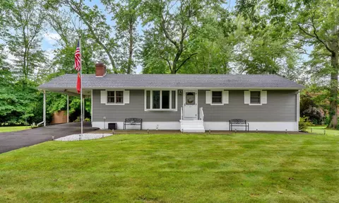 97 Ezra St, North Haven, CT 06473