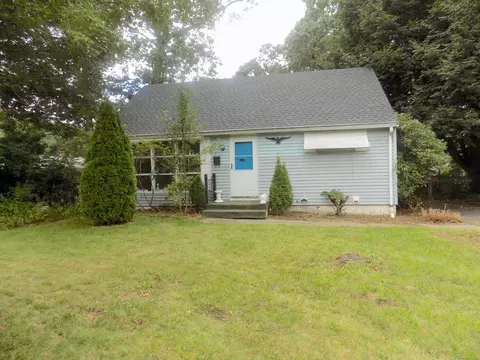 513 George Washington Rd, Enfield, CT 06082
