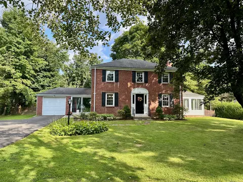16 Lovely St, Canton, CT 06019