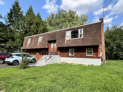 216 Woodland Ave, Bloomfield, CT 06002