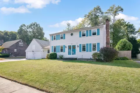 15 Rockland Dr, Enfield, CT 06082