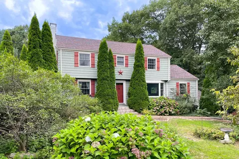 448 Three Mile Rd, Glastonbury, CT 06033