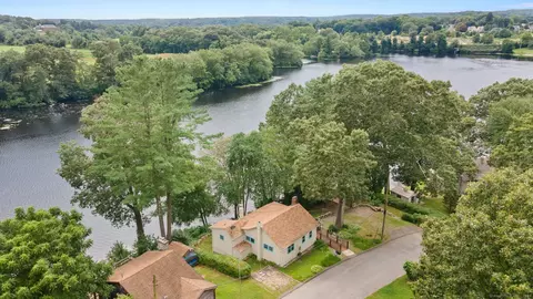 129 Lake Rd, Griswold, CT 06351