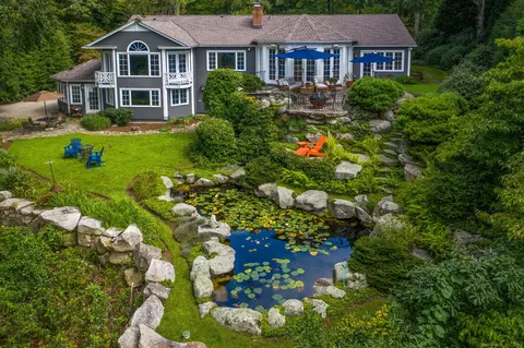 147 Fox Run Rd, New Canaan, CT 06840