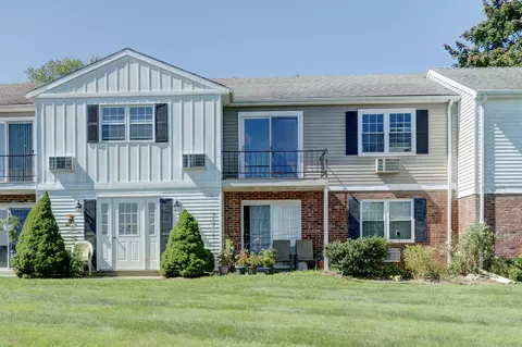 85 N Main St #5B, East Hampton, CT 06424