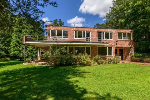205 Jinny Hill Rd, Cheshire, CT 06410