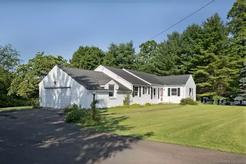 42 Horse Shoe Ln, Salisbury, CT 06039