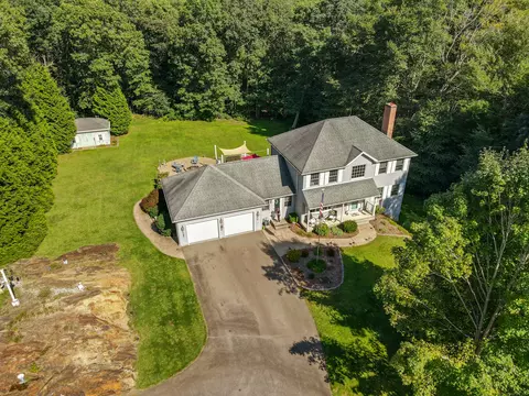 194 Chestnut Hill Rd, East Hampton, CT 06424